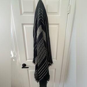 Ann Taylor scarf black and white